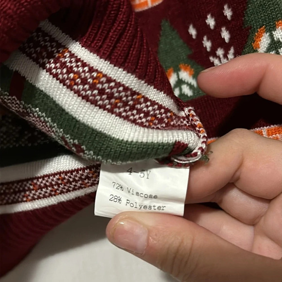 Soft maroon & white winter print sweater size 4/5 - Picture 3 of 3
